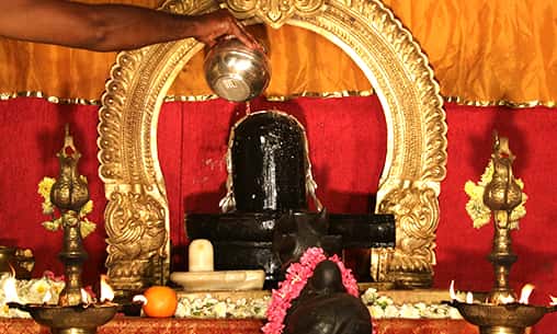 Abishekam (Hydration Ceremony) to Shiva at Rameshwaram Powerspot on Maha Shivaratri Day
