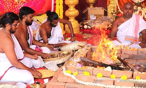 5-Priest Narasimhi Pratyangira Fire Lab For Protection From Evil Forces, Darkness & For Courage on Krishna Paksha Ashtami Day
