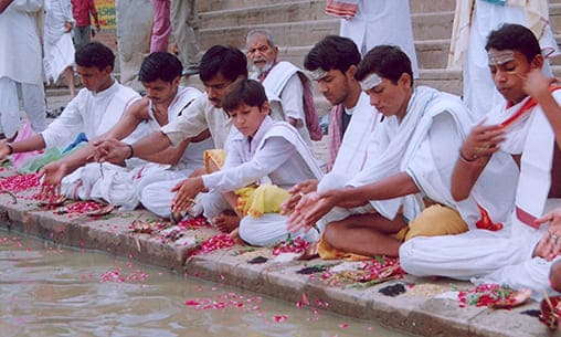 5-Priest Pitru Pooja to Appease Ancestors During the Mahalaya Period